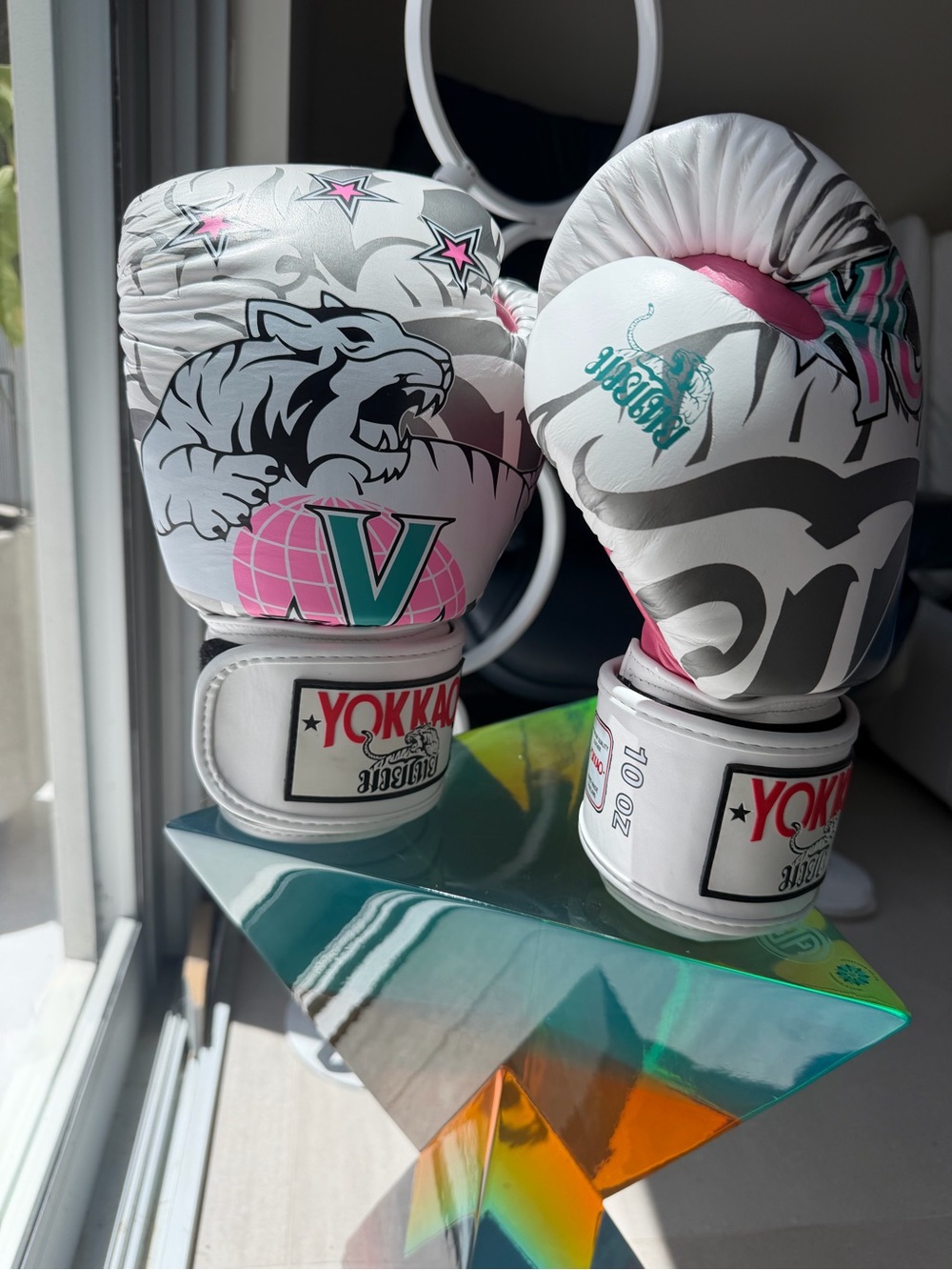 Women's Boxing Gloves - White & Pink
